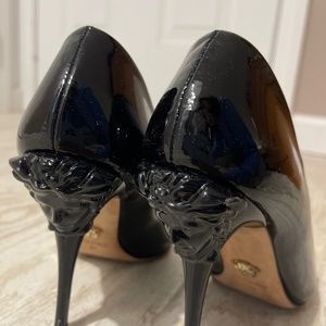 Versace Medusa Heel Pumps (Black)
